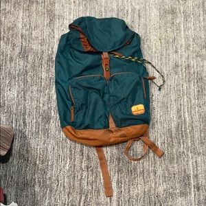 Evrgrn green traveling pack